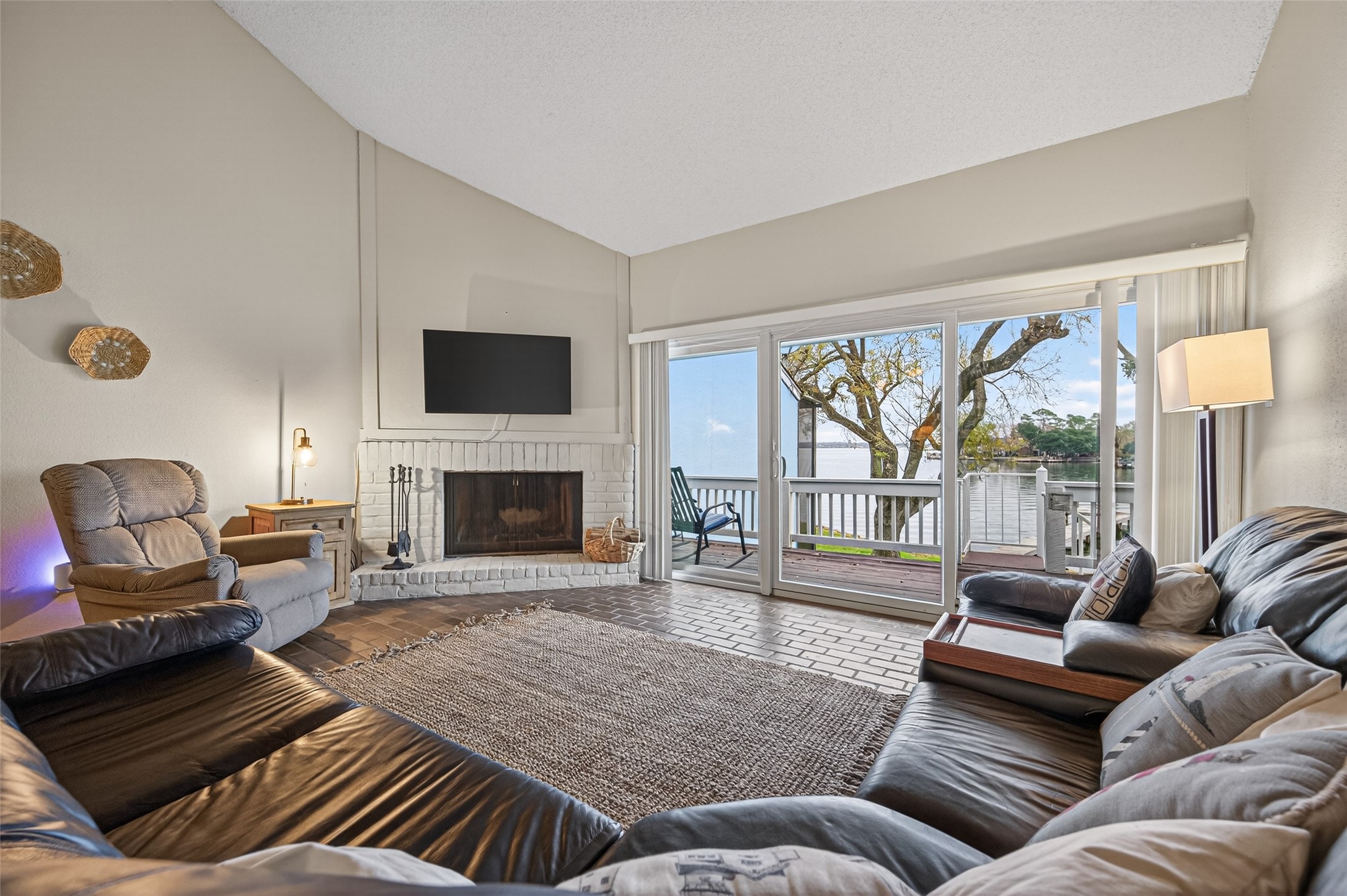 1429 Bowsprit Point Willis, TX 77318 - Photo 11 of 42