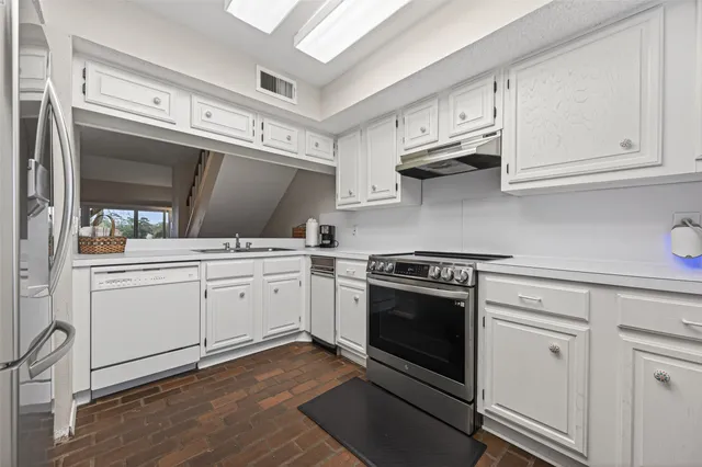 $299,990 | 1429 Bowsprit Point, Willis, TX 77318