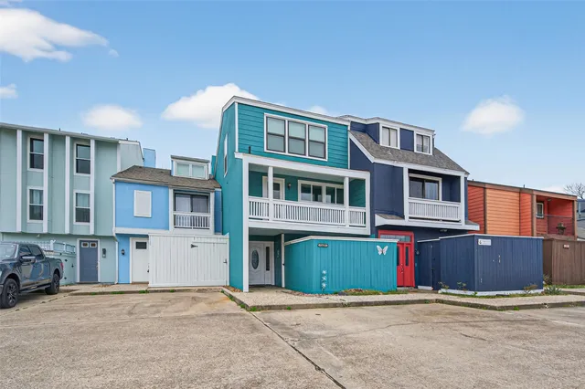 $299,990 | 1429 Bowsprit Point, Willis, TX 77318