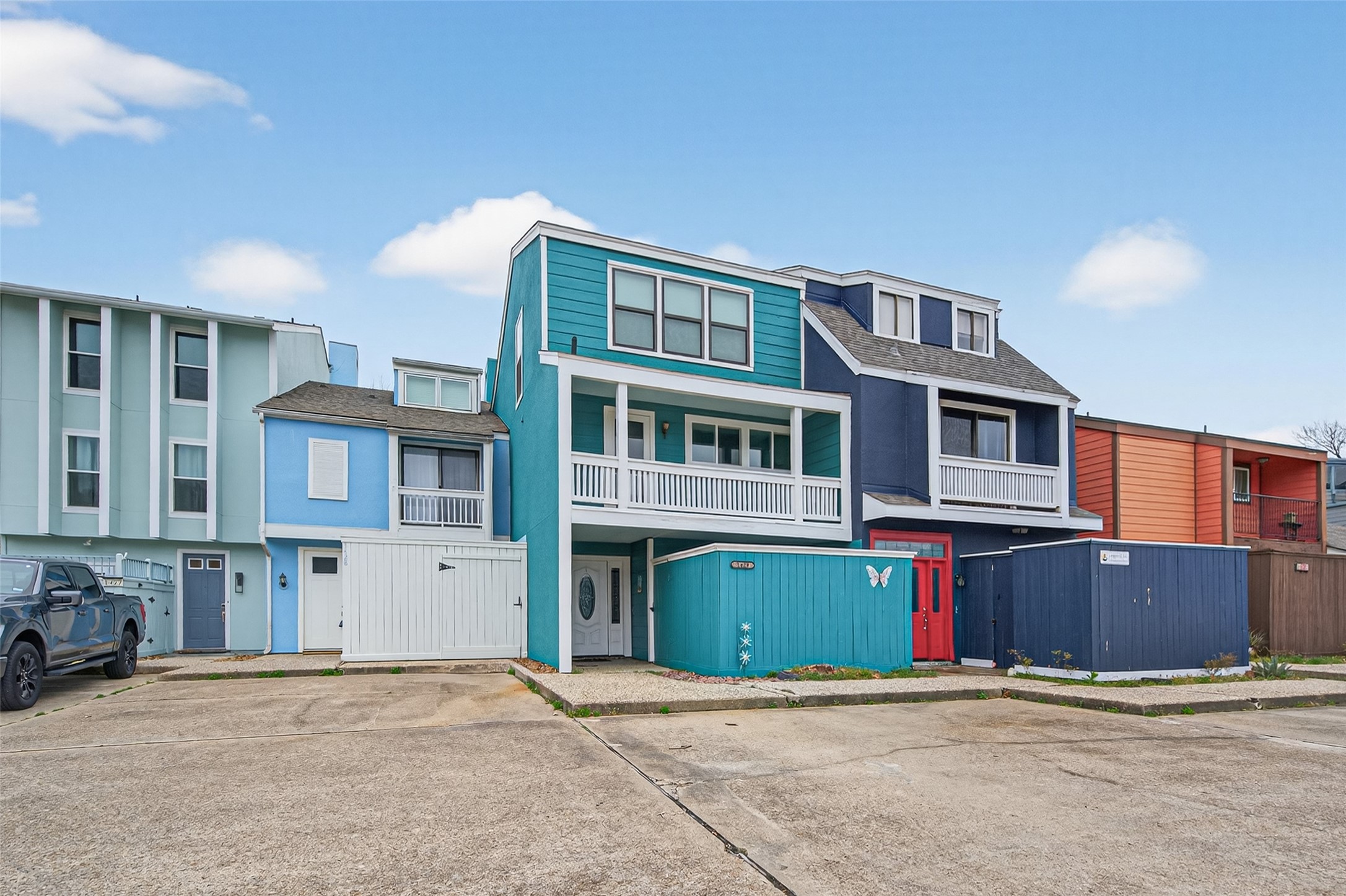 1429 Bowsprit Point Willis, TX 77318 - Photo 3 of 42