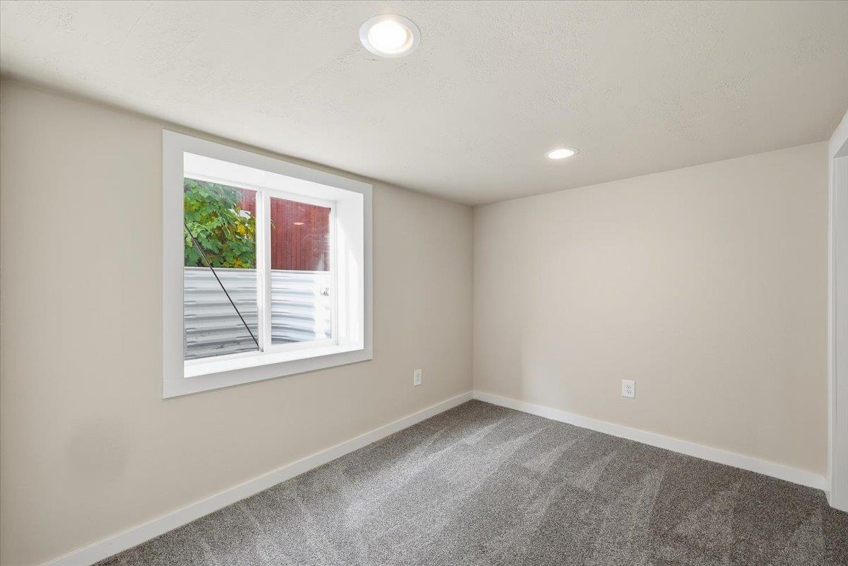 2023 West Cleveland Avenue Spokane, WA 99205 - Photo 13 of 20