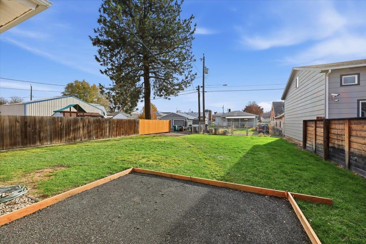 2023 West Cleveland Avenue Spokane, WA 99205 - Photo 18 of 20