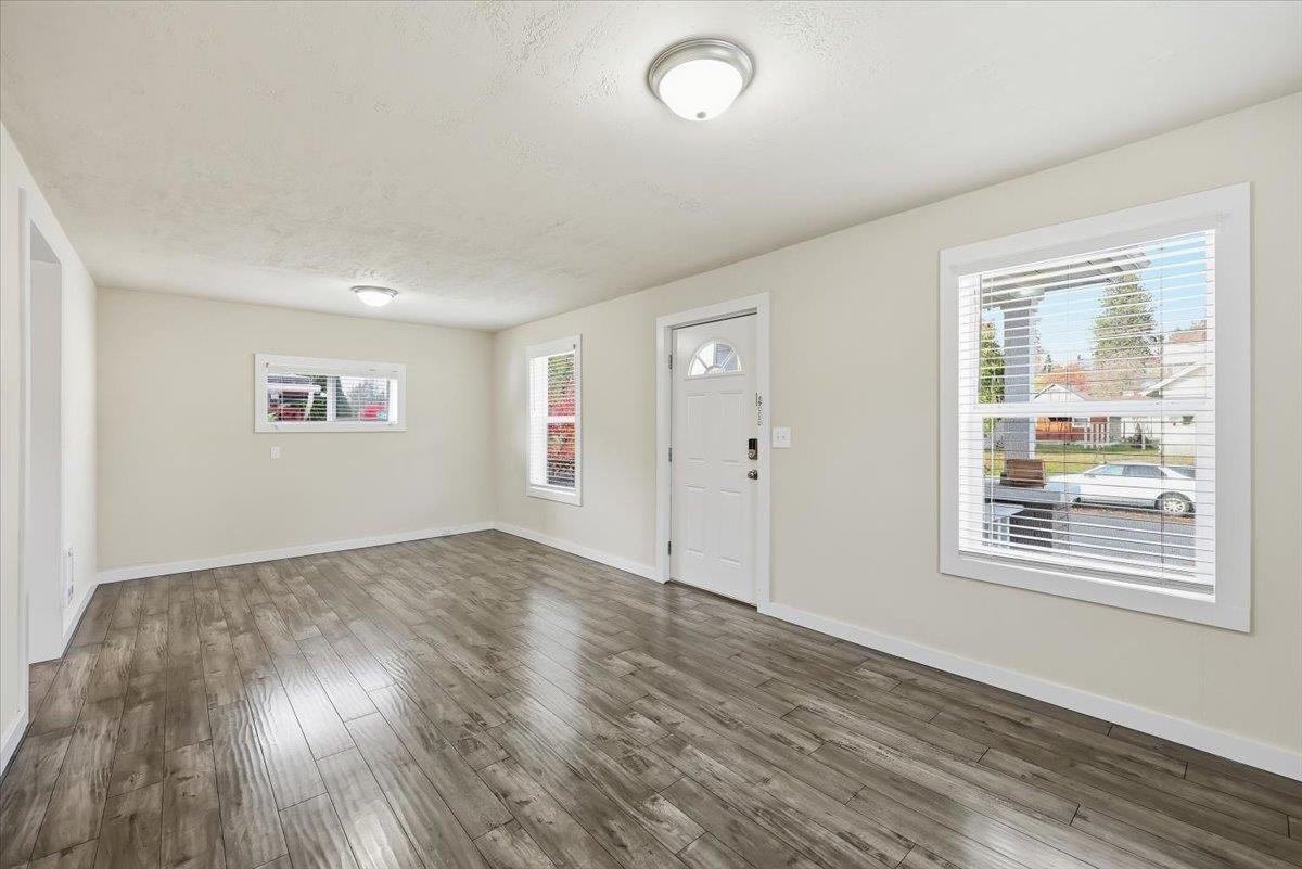 2023 West Cleveland Avenue Spokane, WA 99205 - Photo 3 of 20