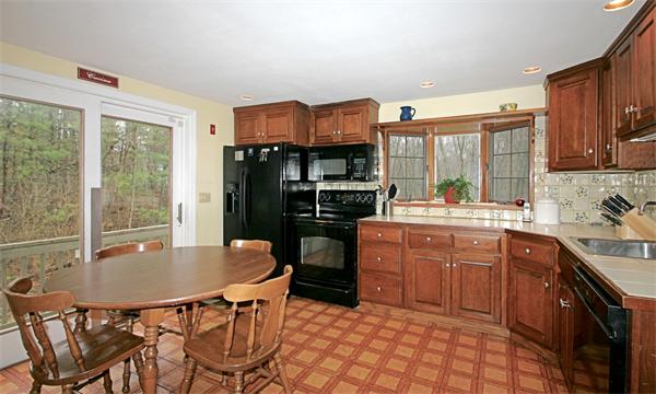136 Newbridge Road Sudbury, MA 01776 - Photo 6 of 12