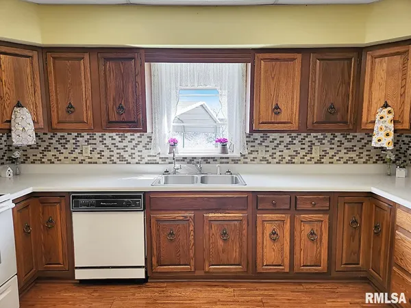 $235,000 | 9296 Township Road 900, Toulon, IL 61483