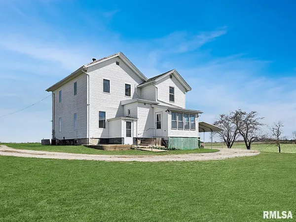 $235,000 | 9296 Township Road 900, Toulon, IL 61483