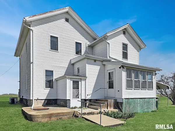 $235,000 | 9296 Township Road 900, Toulon, IL 61483