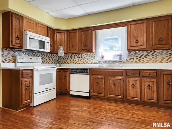 $235,000 | 9296 Township Road 900, Toulon, IL 61483