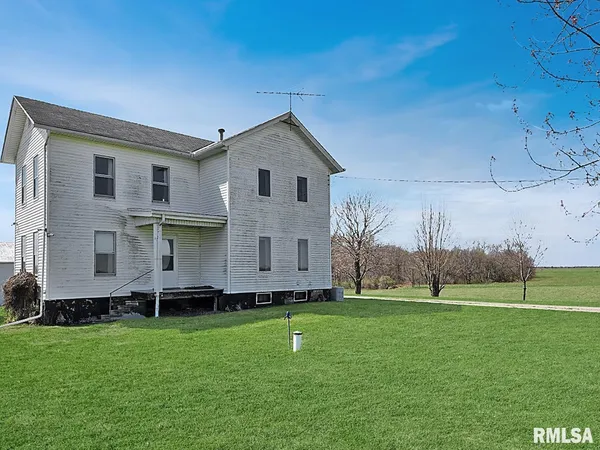 $235,000 | 9296 Township Road 900, Toulon, IL 61483