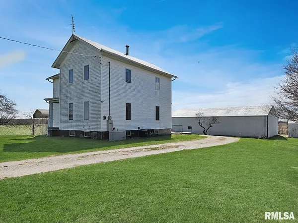 $235,000 | 9296 Township Road 900, Toulon, IL 61483
