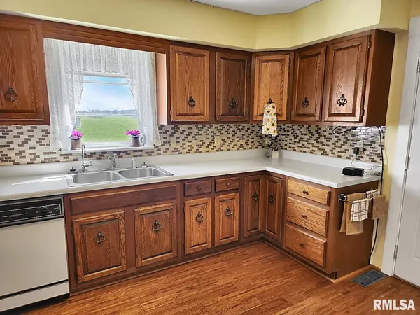 $235,000 | 9296 Township Road 900, Toulon, IL 61483