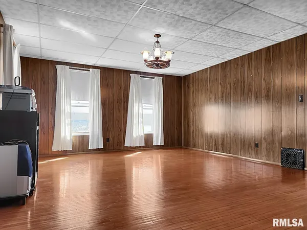 $235,000 | 9296 Township Road 900, Toulon, IL 61483