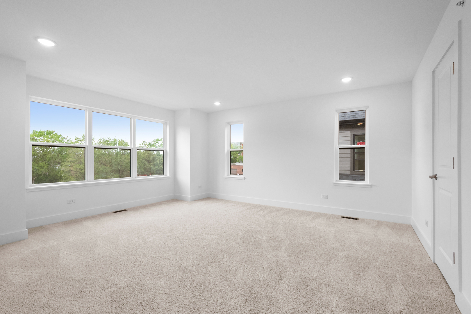 8375 Mulberry Avenue Morton Grove, IL 60053 - Photo 17 of 24 an empty room with a window