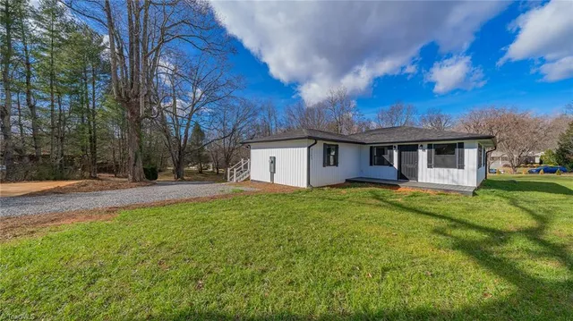 $285,000 | 3103 Pipers Gap Road, Mount Airy, NC 27030