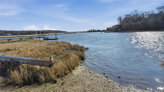 $725,000 | 375 Moose Trail, Cutchogue, NY 11935