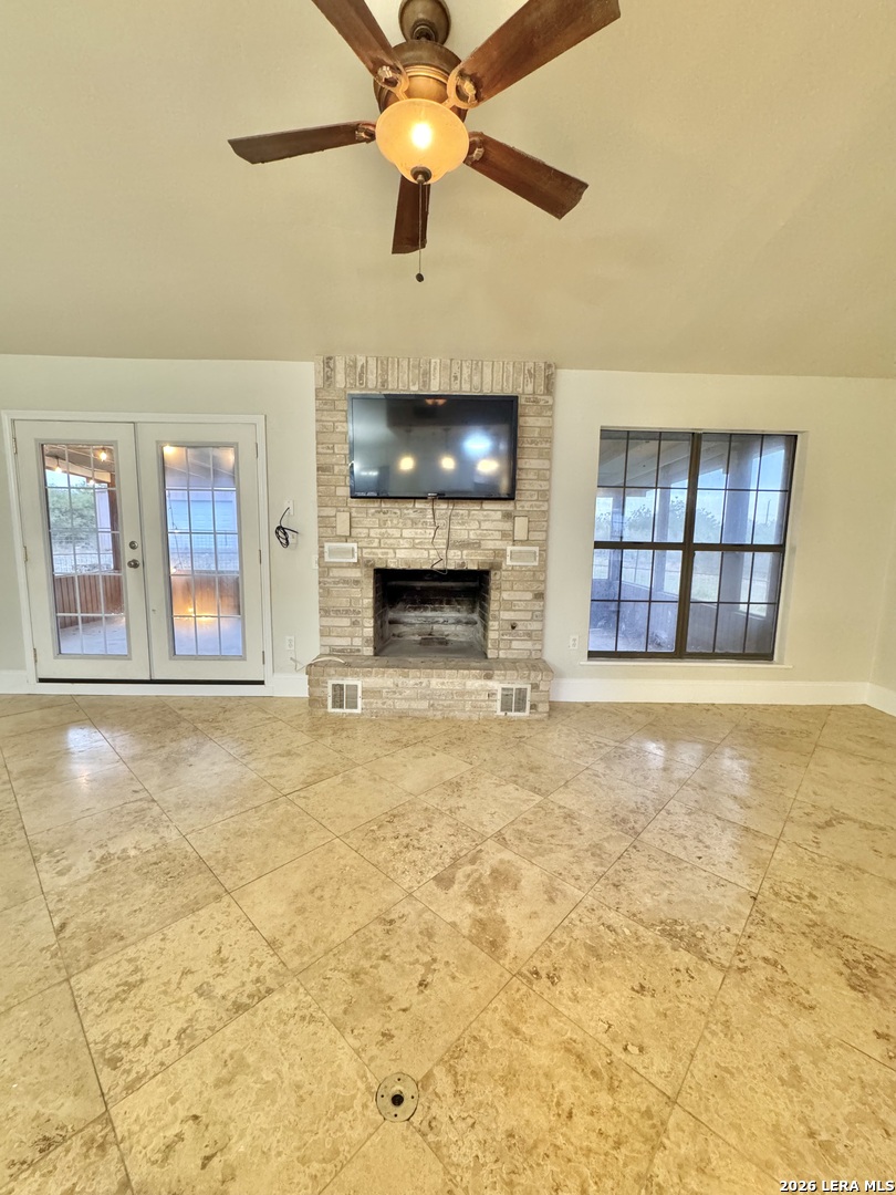 8 Hacienda Road Uvalde, TX 78801 - Photo 11 of 17