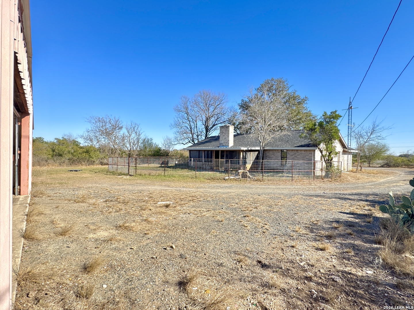8 Hacienda Road Uvalde, TX 78801 - Photo 5 of 17