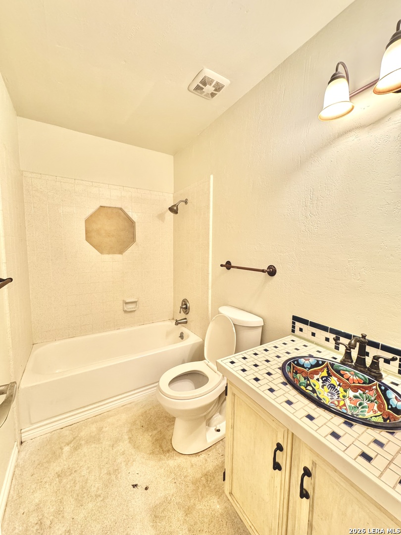 8 Hacienda Road Uvalde, TX 78801 - Photo 9 of 17