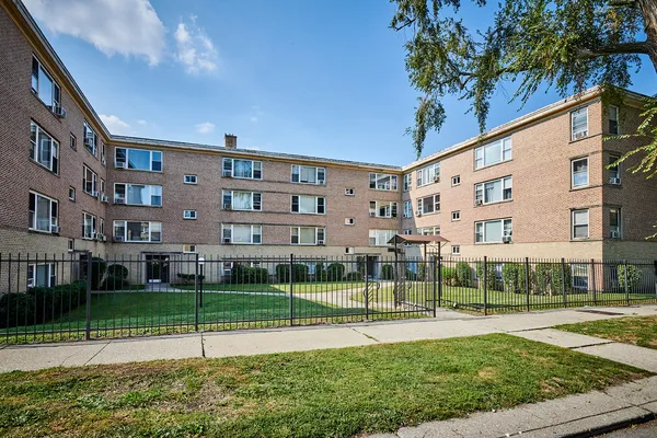 $1,750 | 6132 North Seeley Avenue, Unit 3N, Chicago, IL 60659