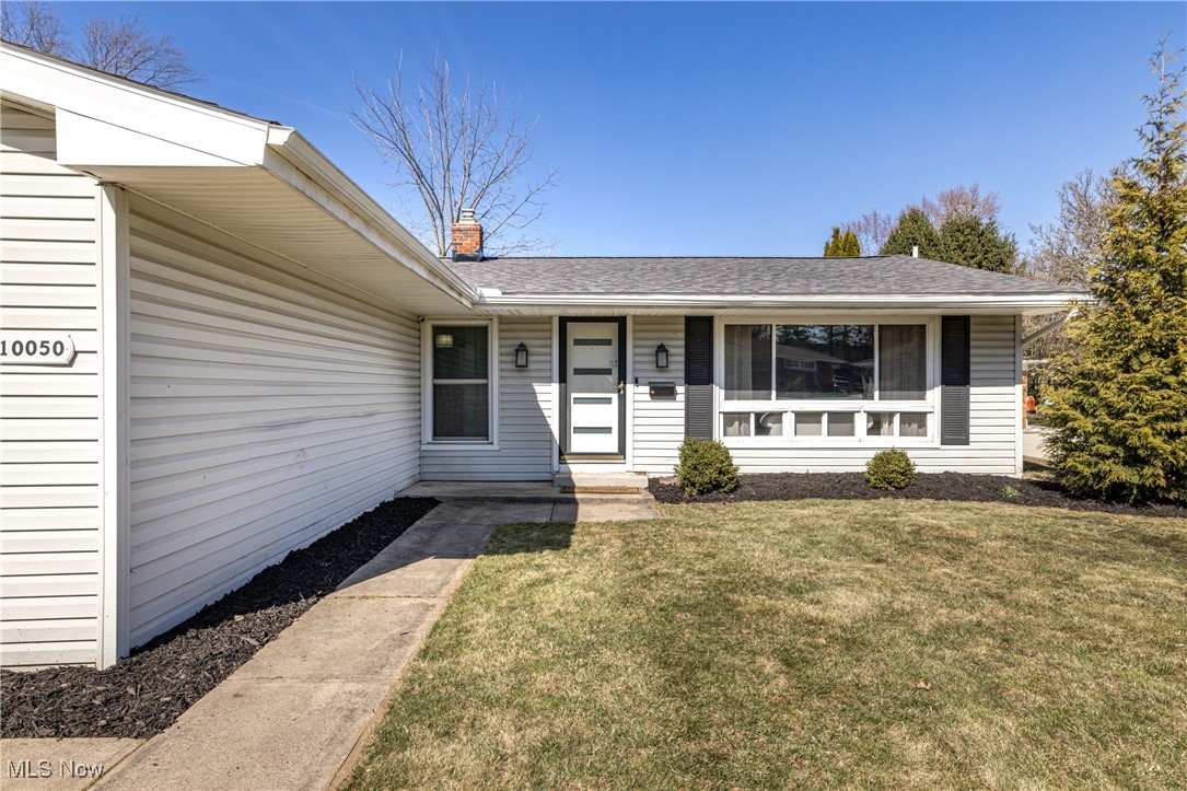 10050 Reichert Road Parma, OH 44130 - Photo 2 of 29