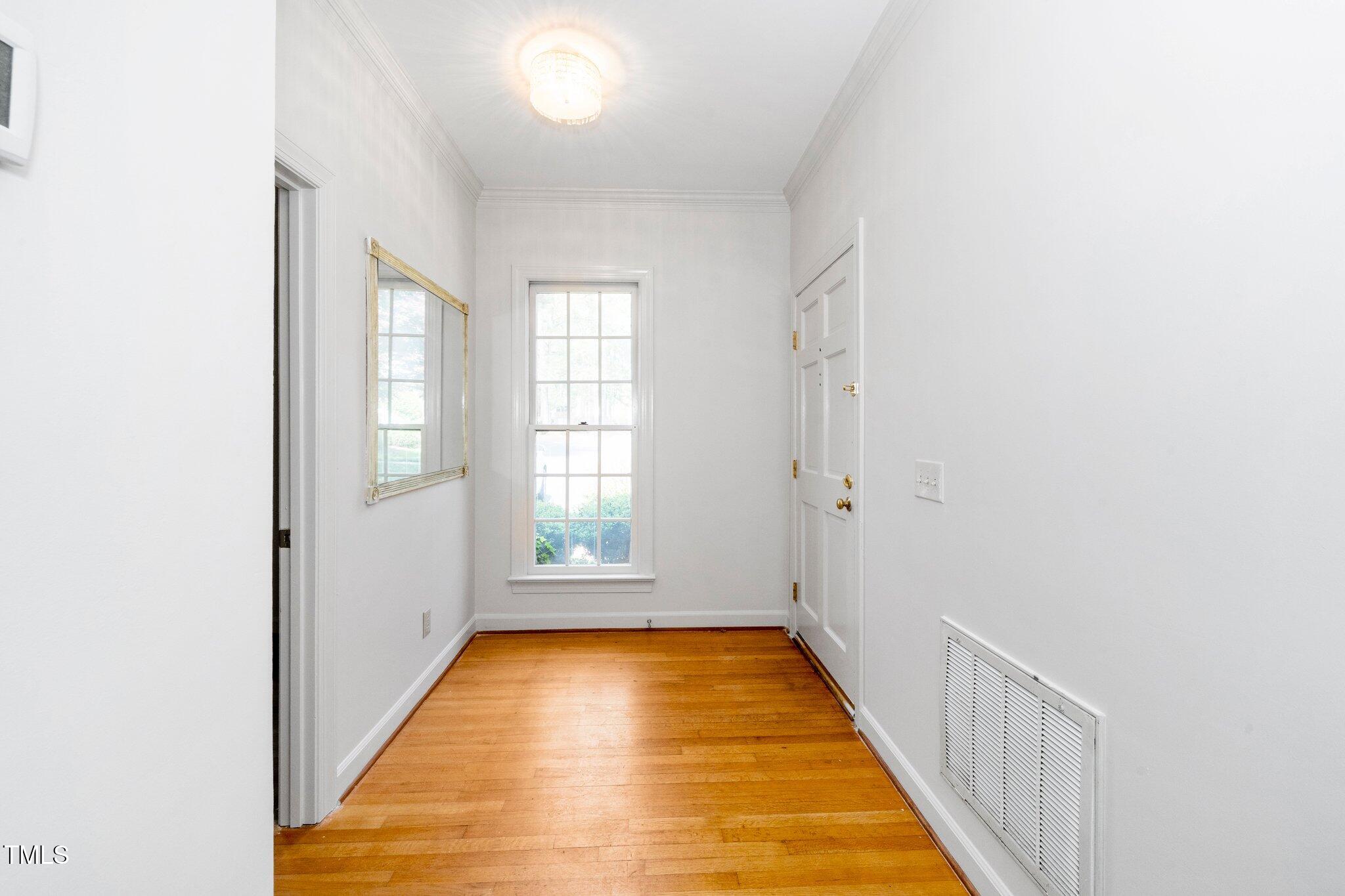 6000 Tenter Banks Square Raleigh, NC 27609 - Photo 9 of 37 Foyer