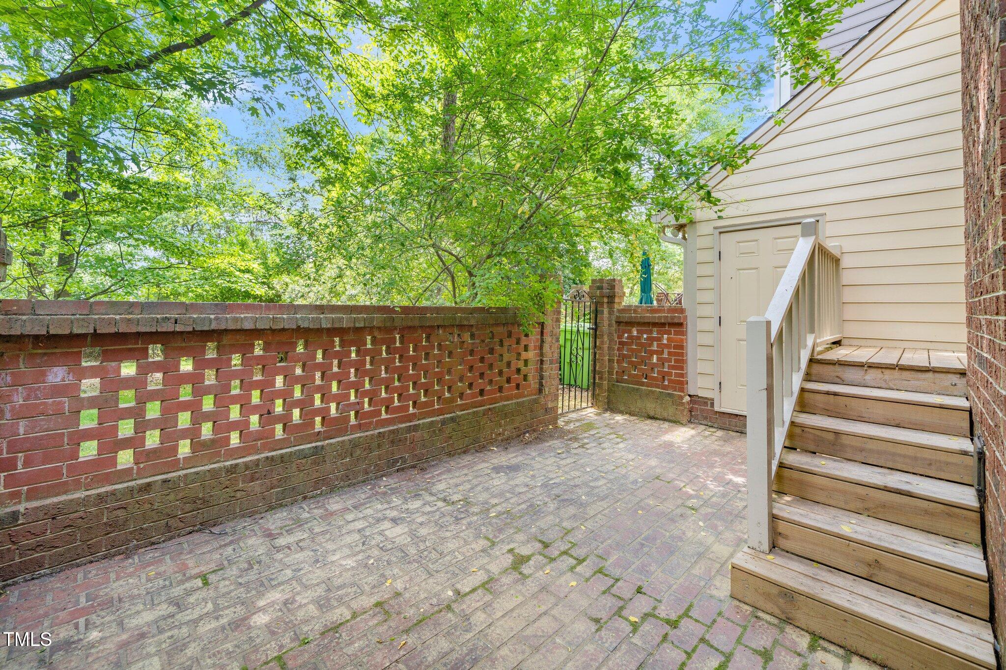 6000 Tenter Banks Square Raleigh, NC 27609 - Photo 11 of 37 patio