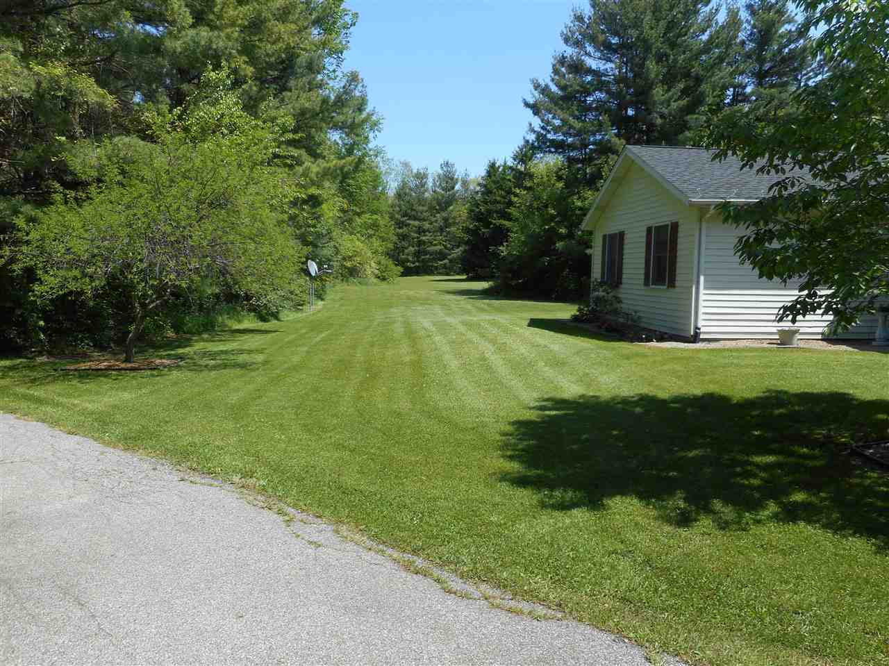 63785 Oak Road South Bend, IN 46614 - Photo 17 of 26 Gallery Image 17