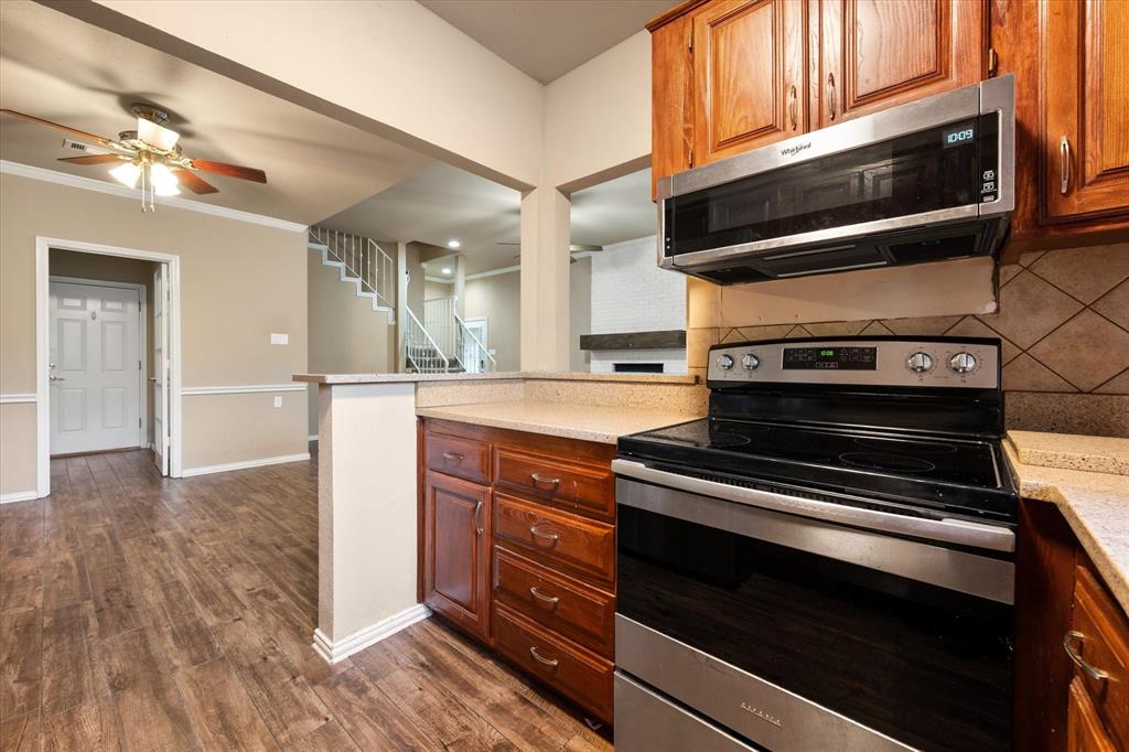 2312 Perkins Road Arlington, TX 76016 - Photo 17 of 37 Granite Counter Tops Built In Microwave