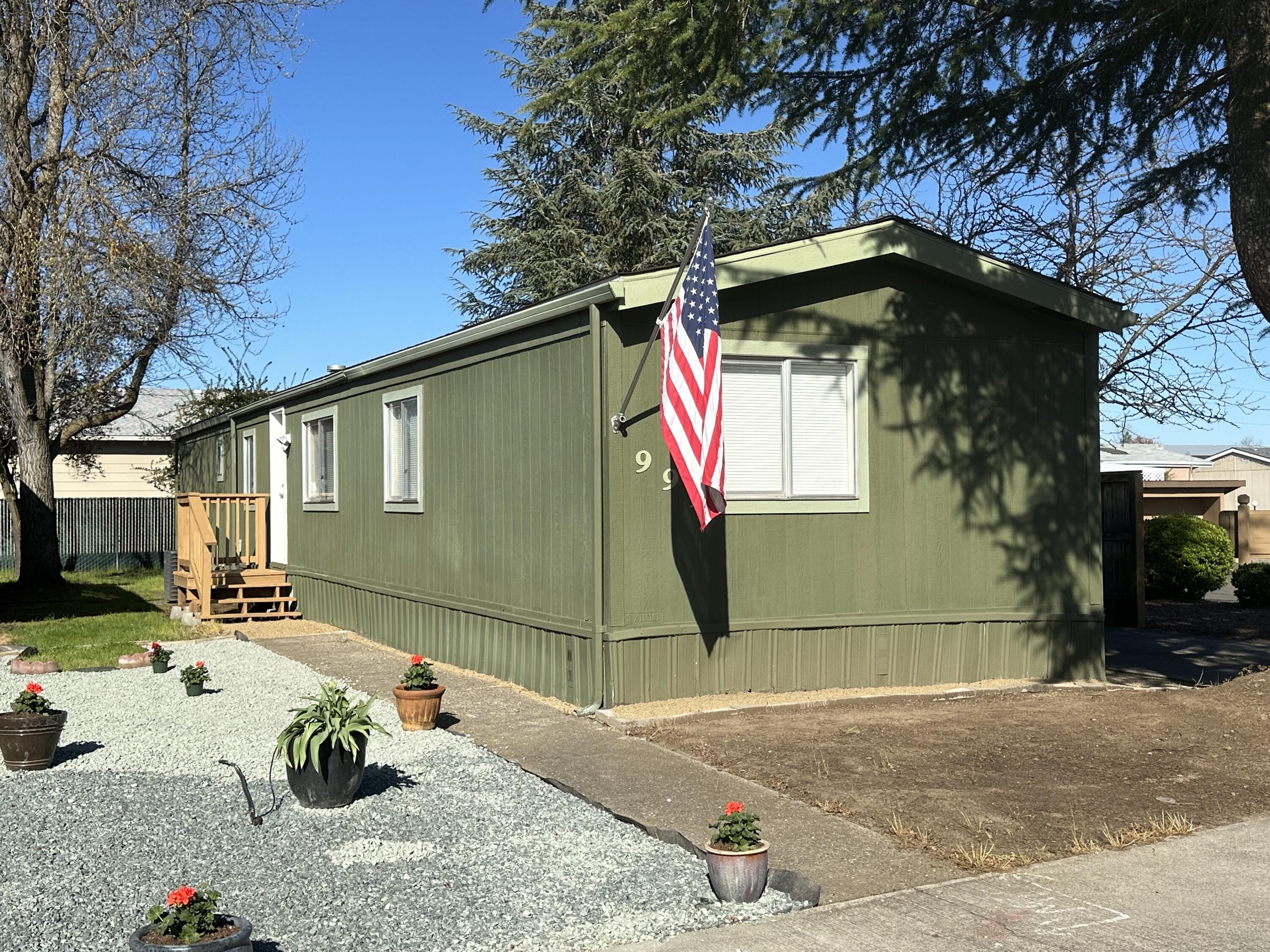 991 Carol Rae Medford, OR 97501 - Photo 2 of 30 CORNER LOT