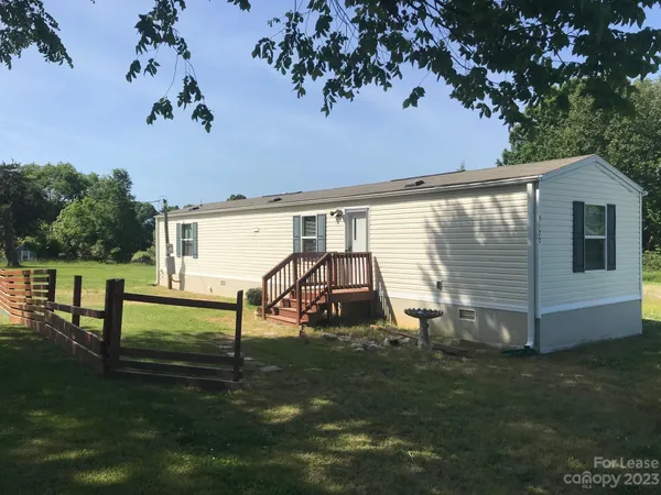 $1,300 | 3122 Highway 87, Reidsville, NC 27320