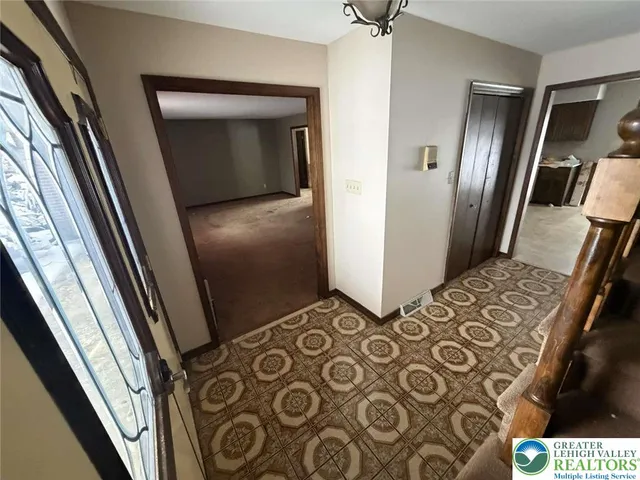 $385,000 | 6204 Grouse Drive, Bethlehem, PA 18017