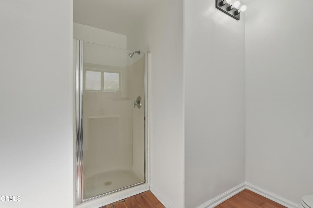 137 Arena Street El Segundo, CA 90245 - Photo 14 of 36 Unit A Bathroom 2