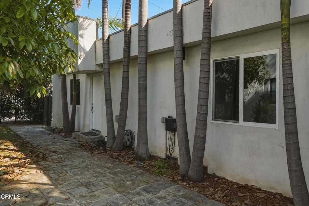 137 Arena Street El Segundo, CA 90245 - Photo 31 of 36 Courtyard