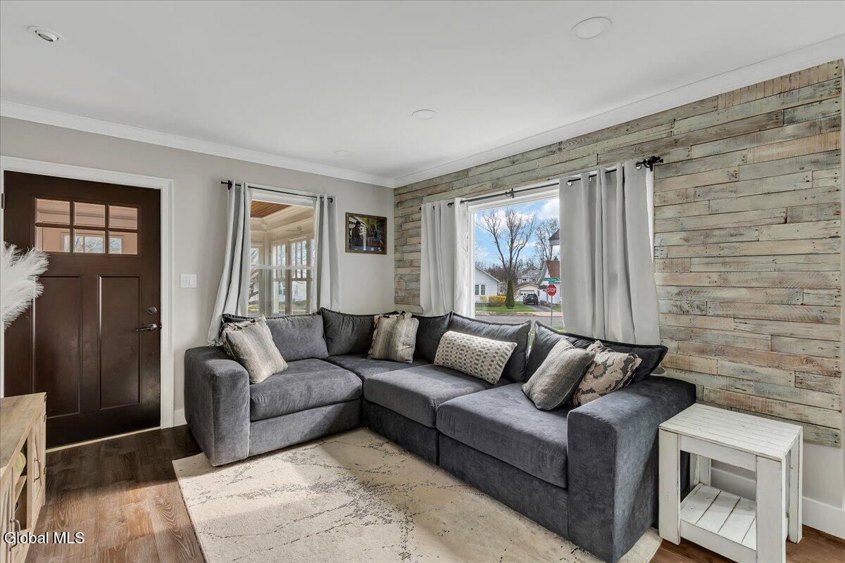 42 Irving Road Scotia, NY 12302 - Photo 12 of 43 12-IMG_2013