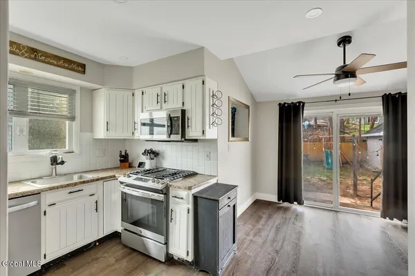 $269,900 | 42 Irving Road, Scotia, NY 12302