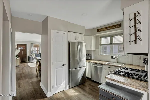 $269,900 | 42 Irving Road, Scotia, NY 12302