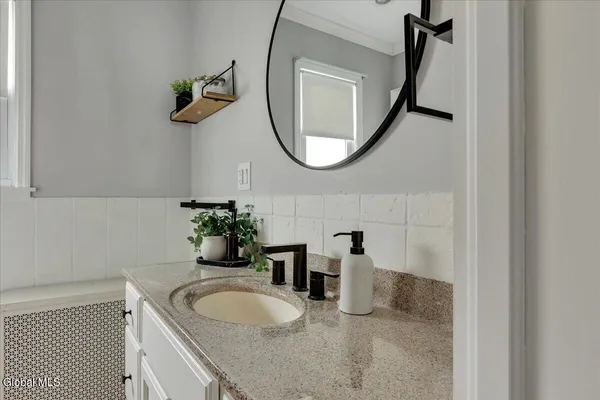 $269,900 | 42 Irving Road, Scotia, NY 12302