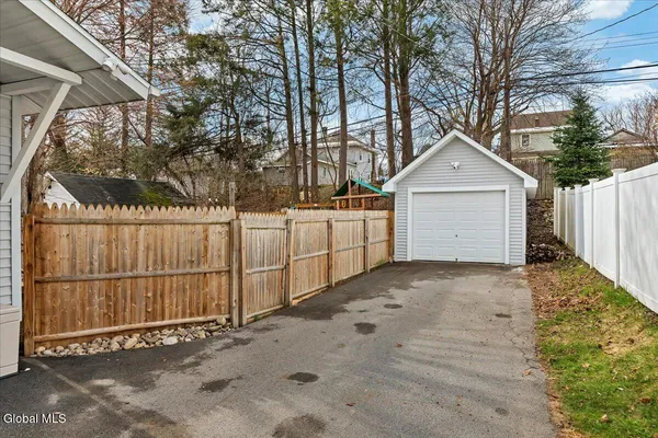 $269,900 | 42 Irving Road, Scotia, NY 12302