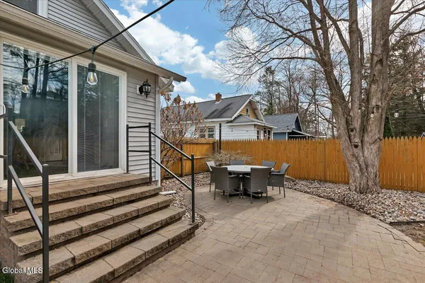 $269,900 | 42 Irving Road, Scotia, NY 12302