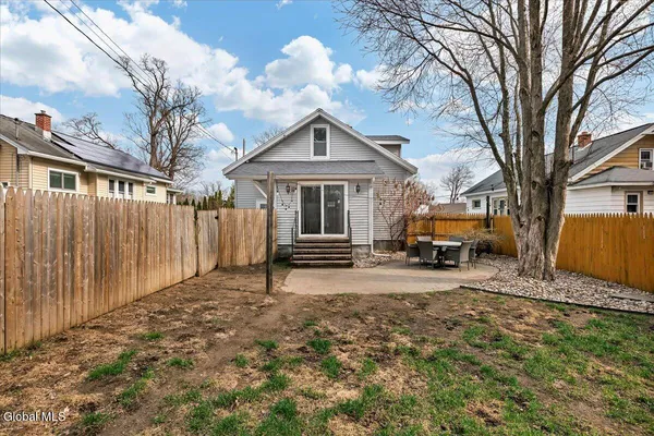 $269,900 | 42 Irving Road, Scotia, NY 12302