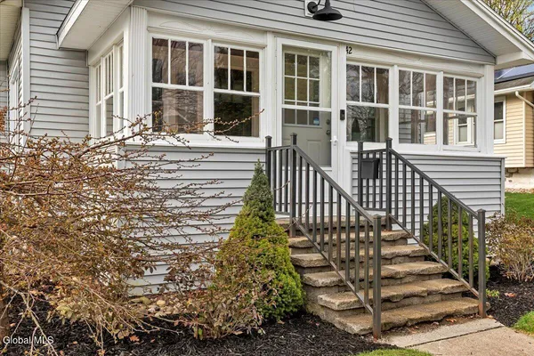 $269,900 | 42 Irving Road, Scotia, NY 12302