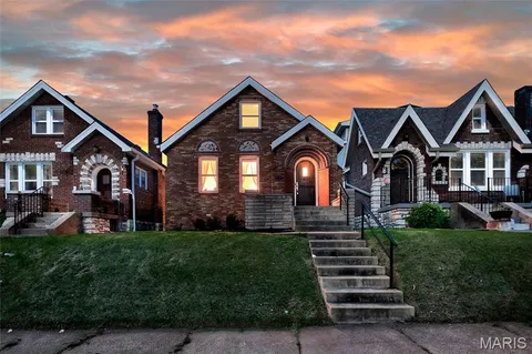 $289,900 | 5251 Walsh Street, St. Louis, MO 63109
