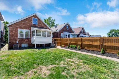 $289,900 | 5251 Walsh Street, St. Louis, MO 63109