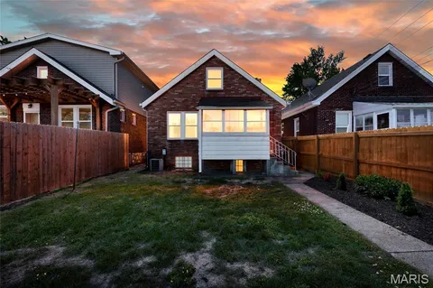 $289,900 | 5251 Walsh Street, St. Louis, MO 63109