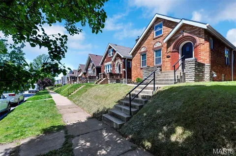 $289,900 | 5251 Walsh Street, St. Louis, MO 63109