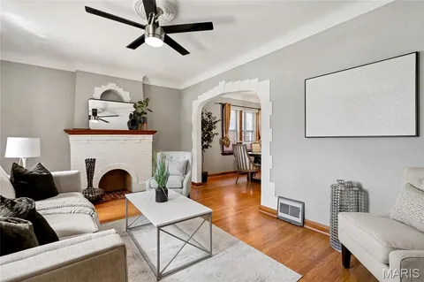 $289,900 | 5251 Walsh Street, St. Louis, MO 63109