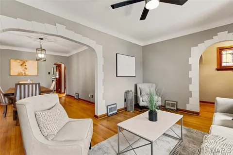 $289,900 | 5251 Walsh Street, St. Louis, MO 63109