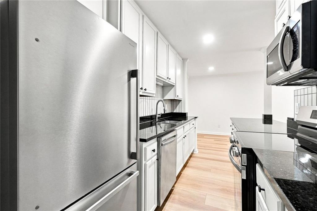 5095 Roswell Road, Unit 209 Sandy Springs, GA 30342 - Photo 6 of 25 Gallery Image 6