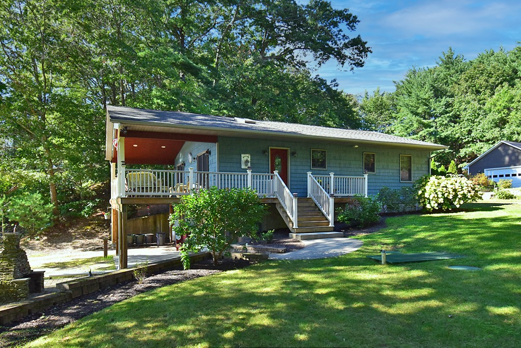 155 Spring Grove Road Glocester, RI 02814 - Photo 3 of 22
