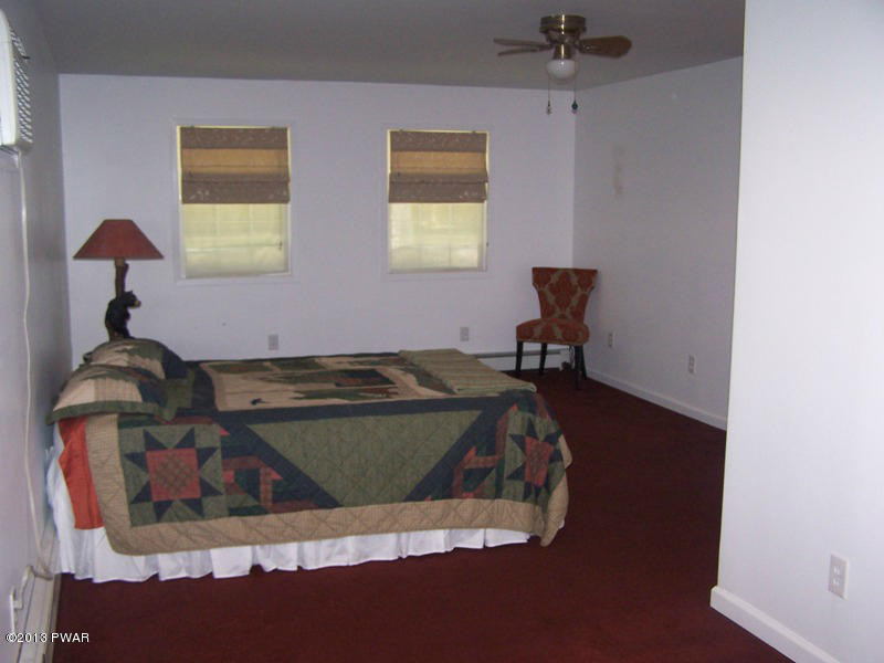 115 Lk Vw Road Greentown, PA 18426 - Photo 7 of 9